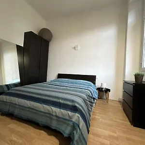https://ampio-bilocale-sui-navigli-milano.italymilanhotels.net
